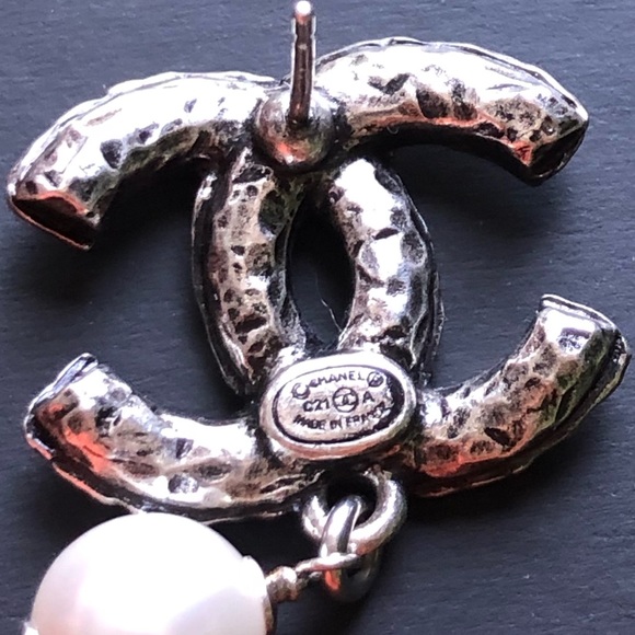 NEW Classic Chanel CC earrings with crystals and pearls - Picture 7 of 11